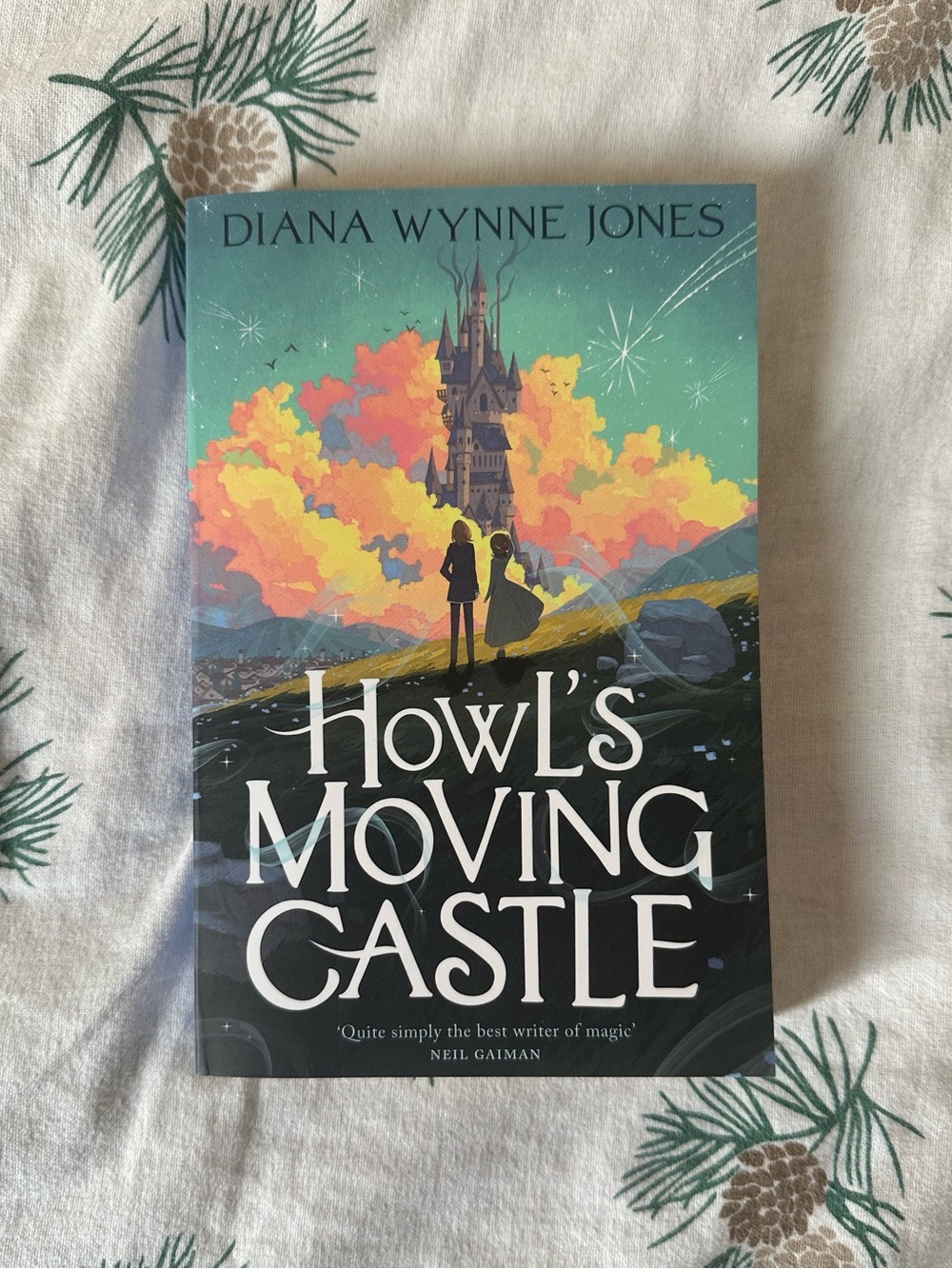 ✨ 3/$20 Books || Howl’s Moving Castle - Diana Wynne Jones, Paperback